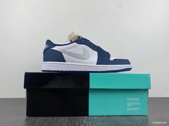 Navy Jordan Low Midnight CJ7891-400 1 SB 1106